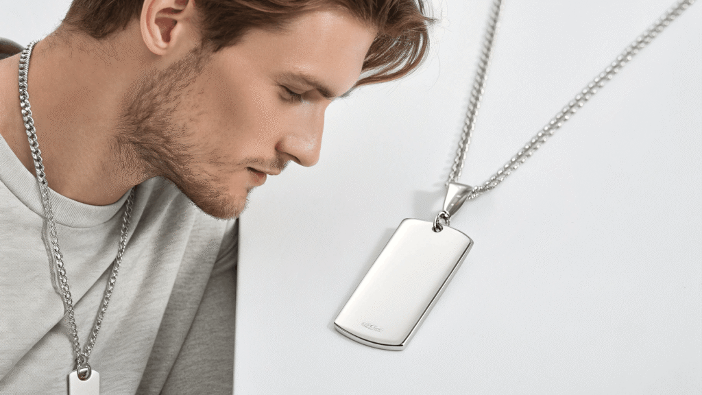 گردنبند نقره مردانه بخریم یا پلاکدار؟